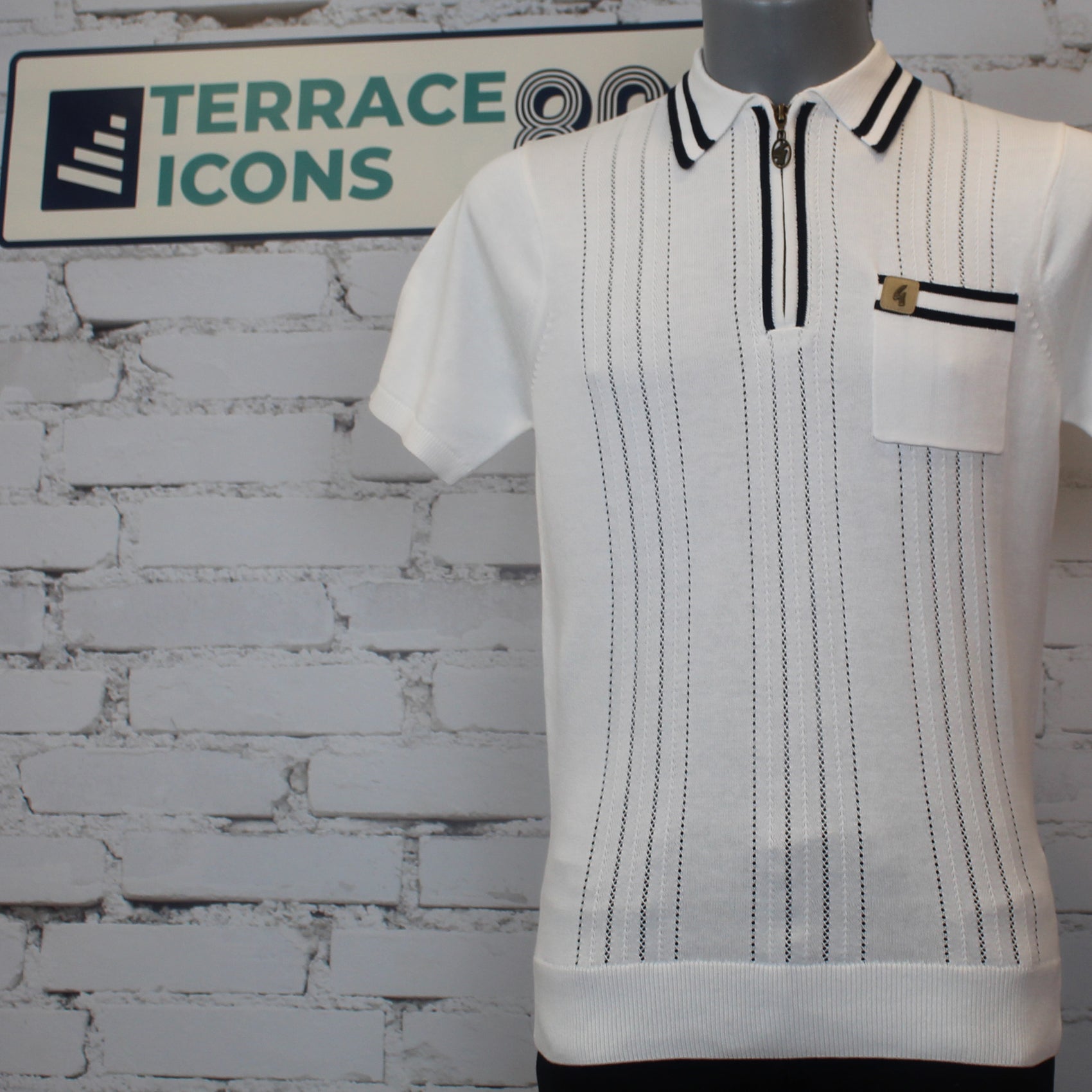Gabicci Vintage Johnson Short Sleeve Zip Neck Knit Polo - White