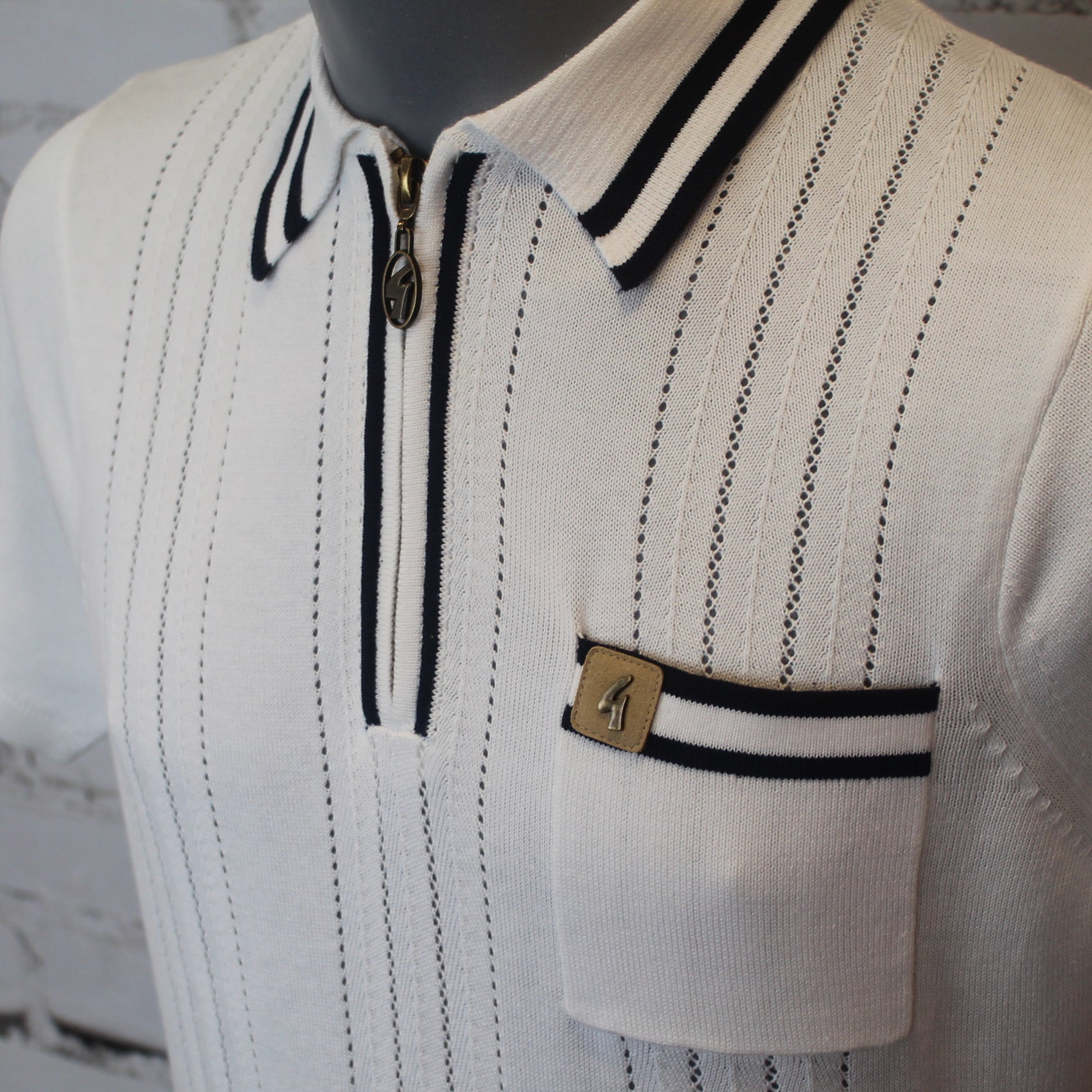 Gabicci Vintage Johnson Short Sleeve Zip Neck Knit Polo - White