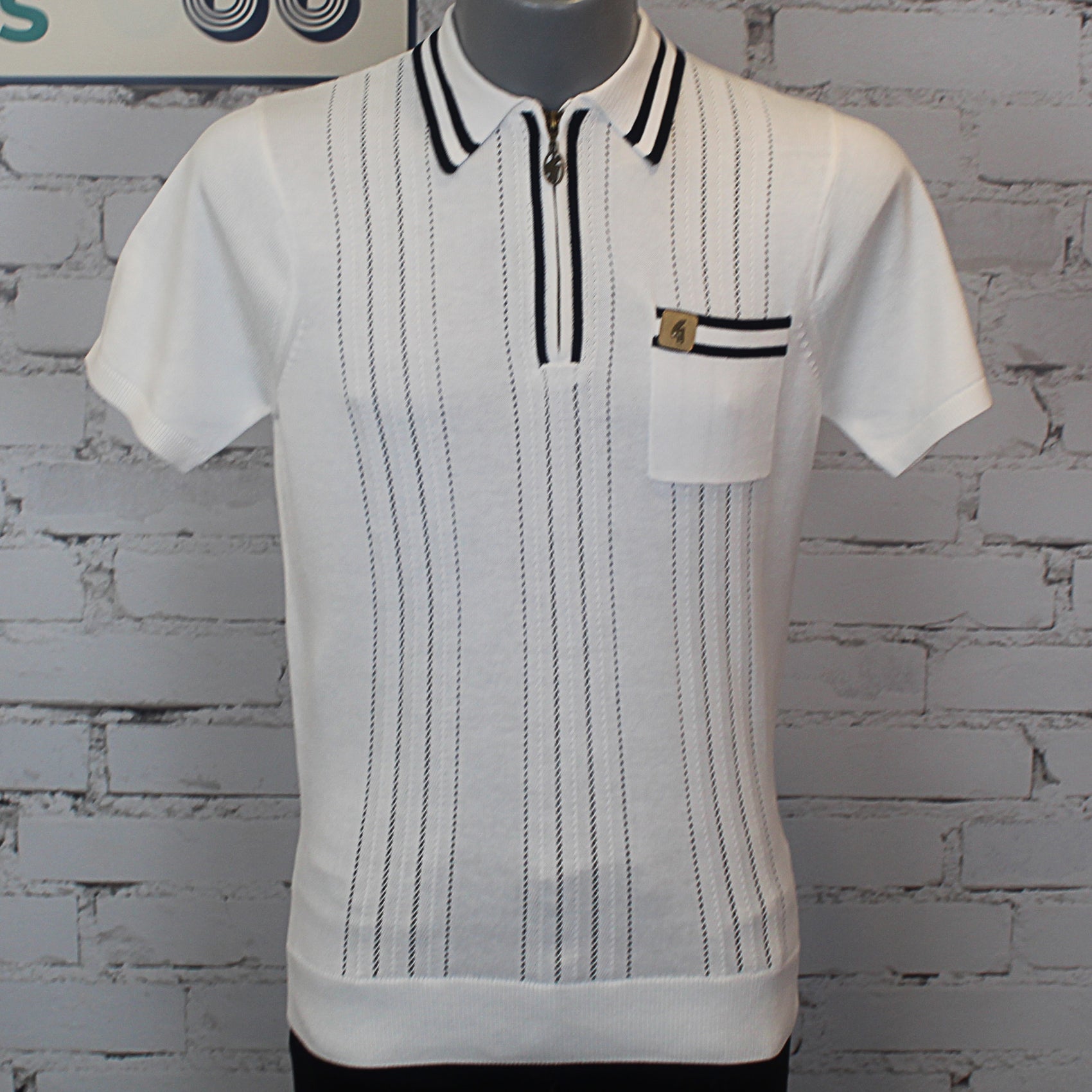 Gabicci Vintage Johnson Short Sleeve Zip Neck Knit Polo - White