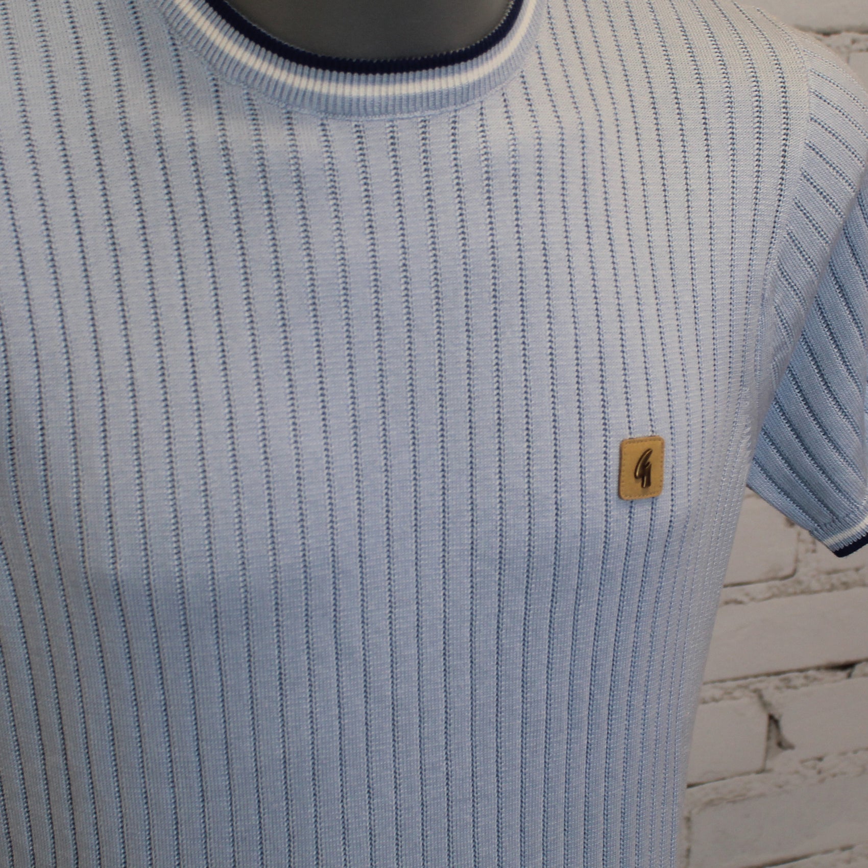 Gabicci Vintage Santino Short Sleeve Knit Crew Neck - Surf