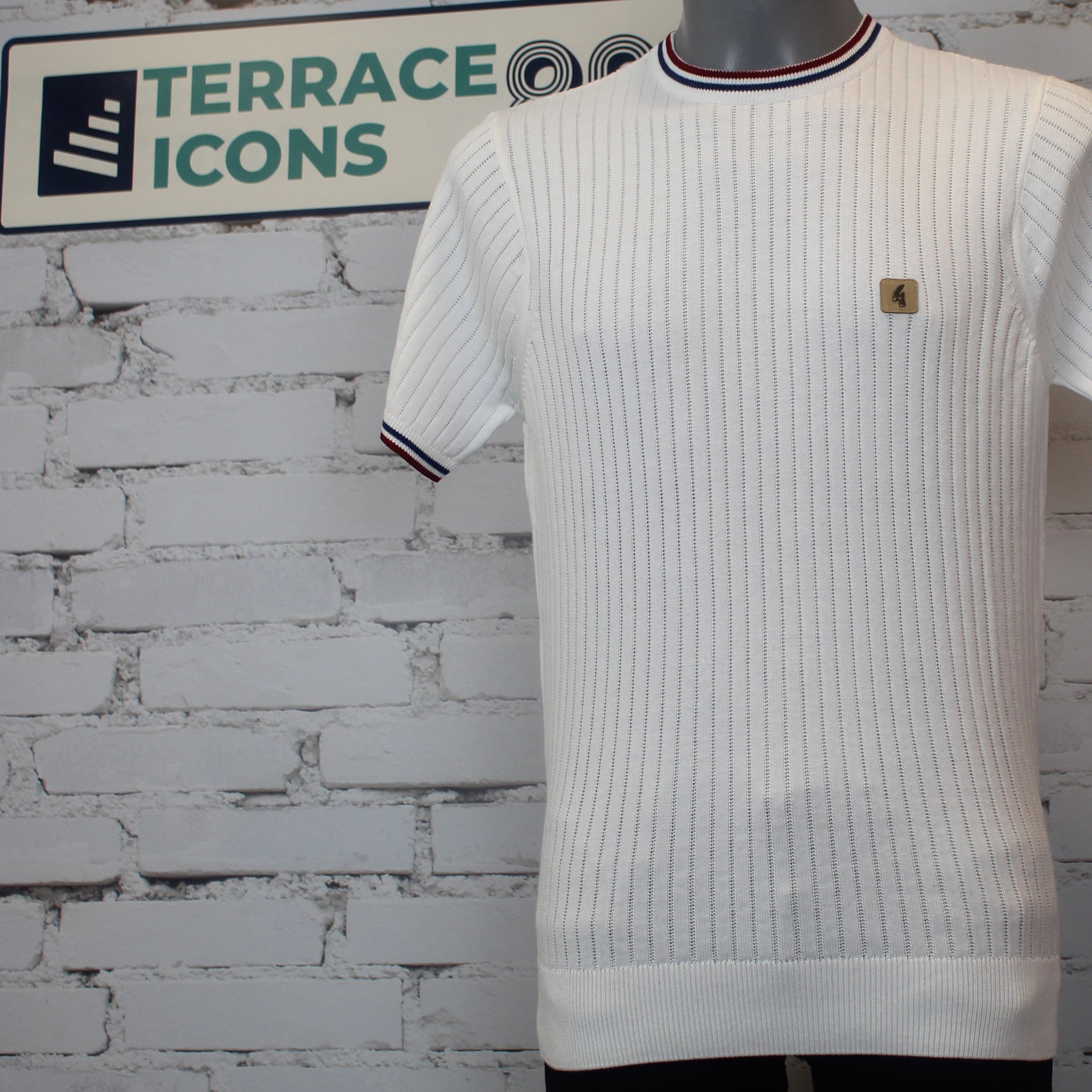 Gabicci Vintage Santino Short Sleeve Knit Crew Neck - White