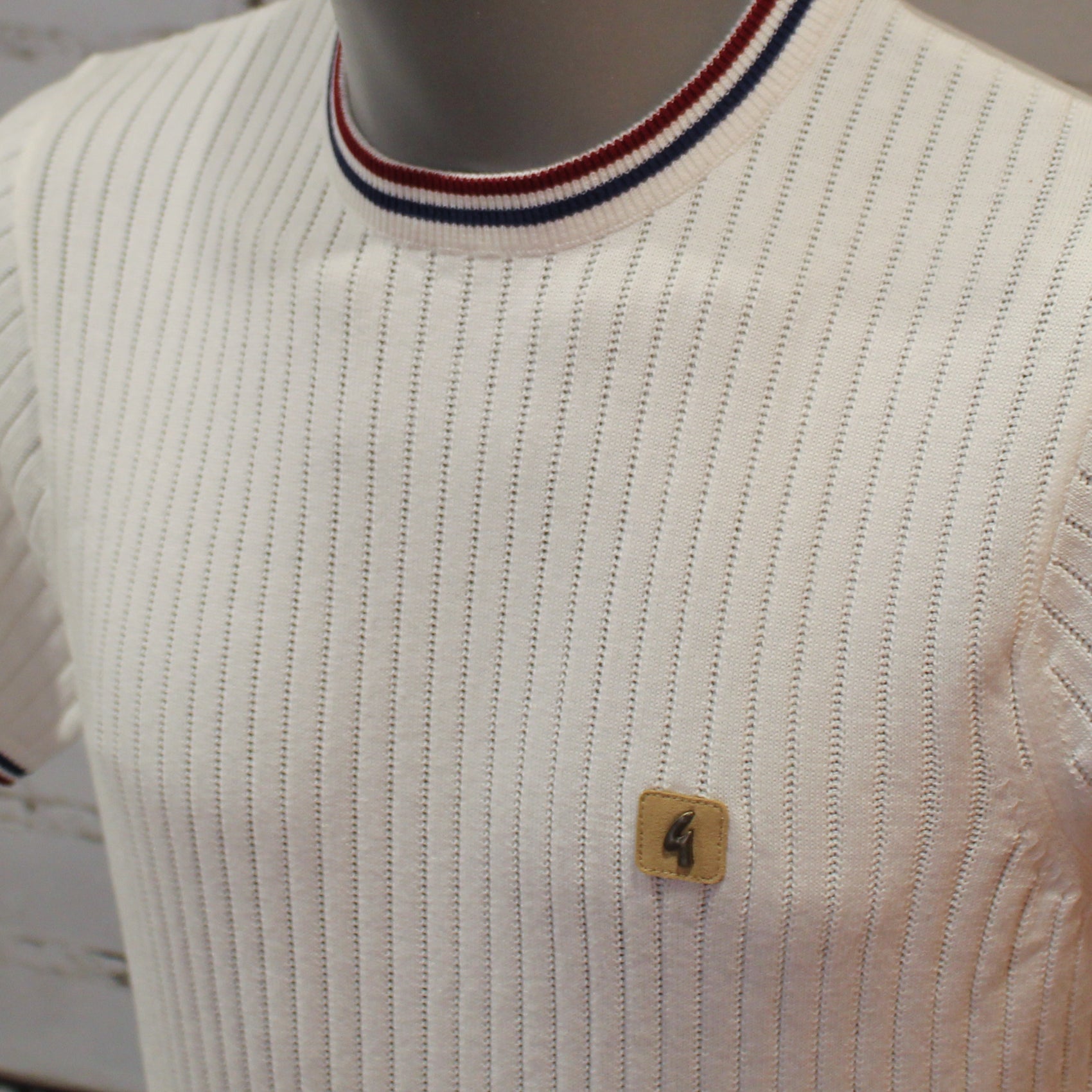 Gabicci Vintage Santino Short Sleeve Knit Crew Neck - White