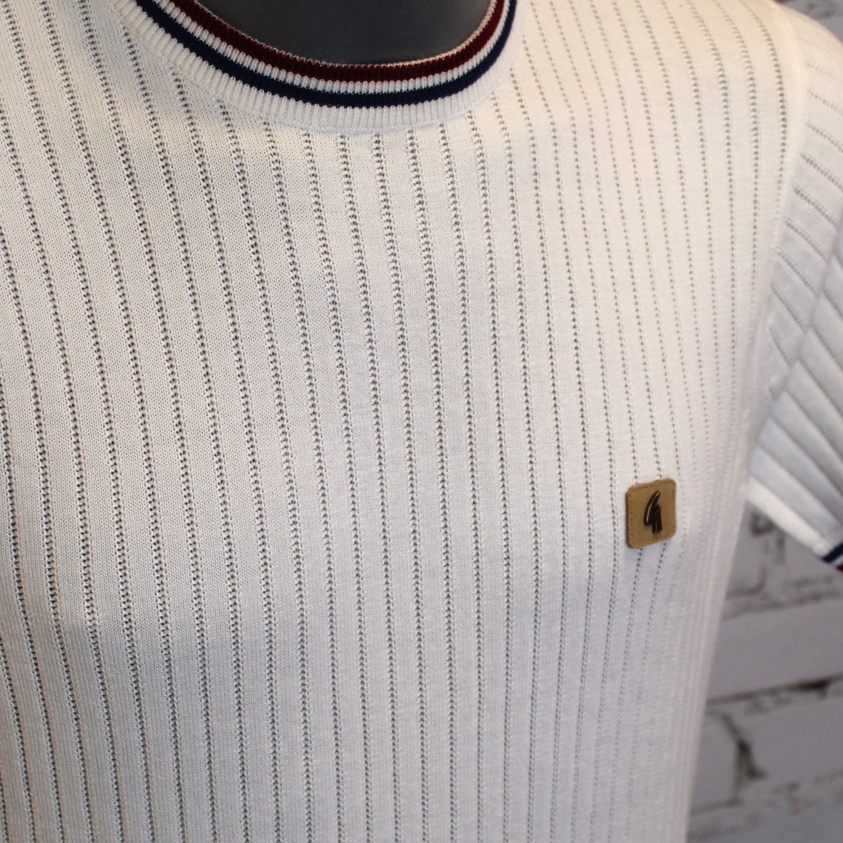 Gabicci Vintage Santino Short Sleeve Knit Crew Neck - White